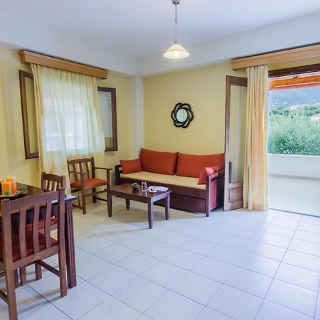 Hotel Polichni Leonídion Zewnętrze zdjęcie