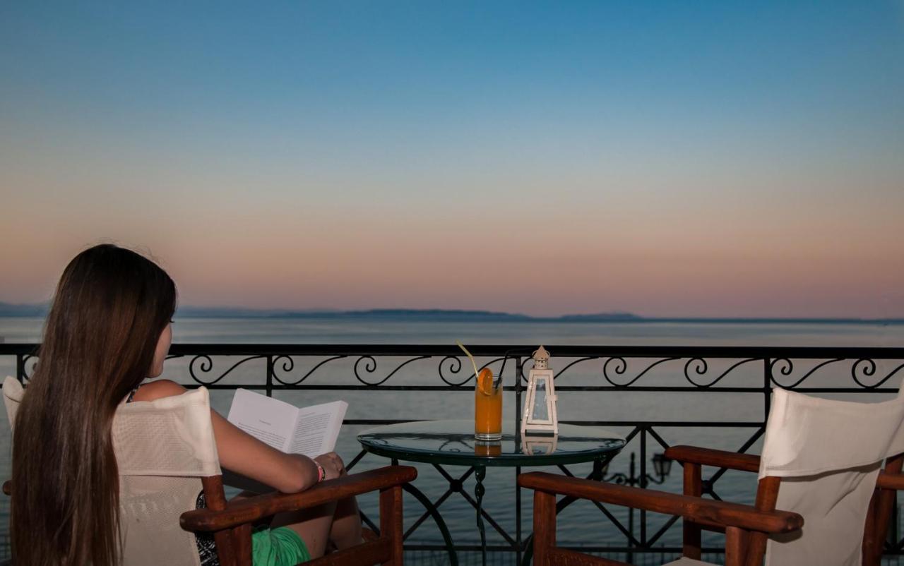 Hotel Polichni Leonídion Zewnętrze zdjęcie