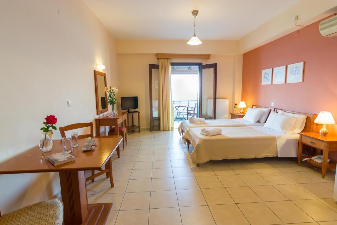 Hotel Polichni Leonídion Zewnętrze zdjęcie