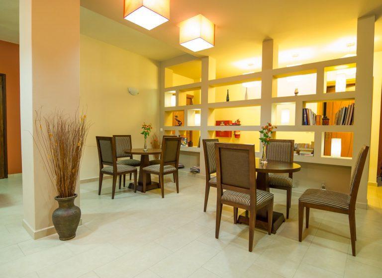 Hotel Polichni Leonídion Zewnętrze zdjęcie